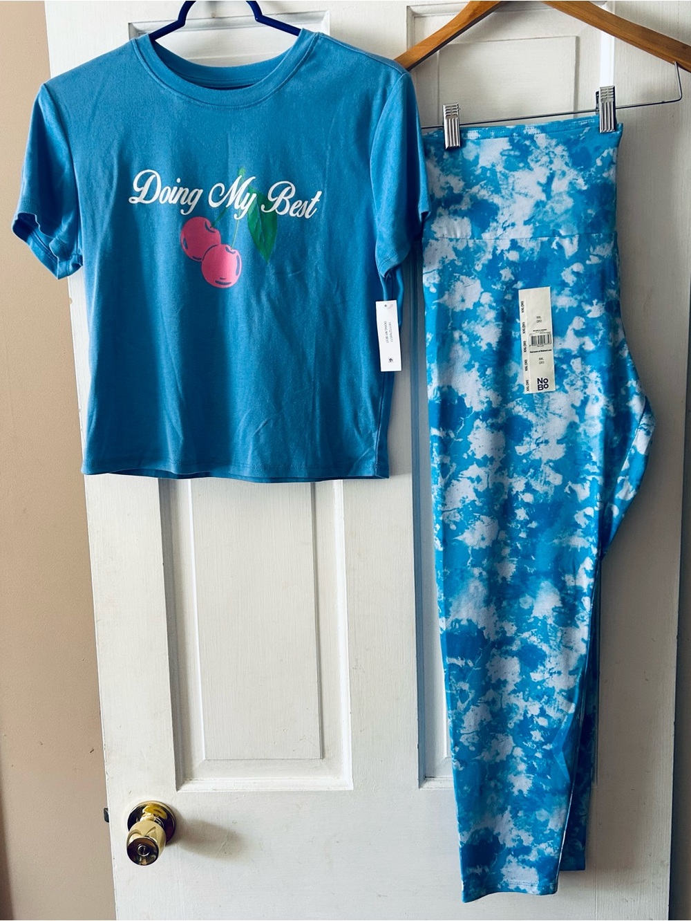 women’s no boundaries cute tie-dye leggings with shirt XXL 20